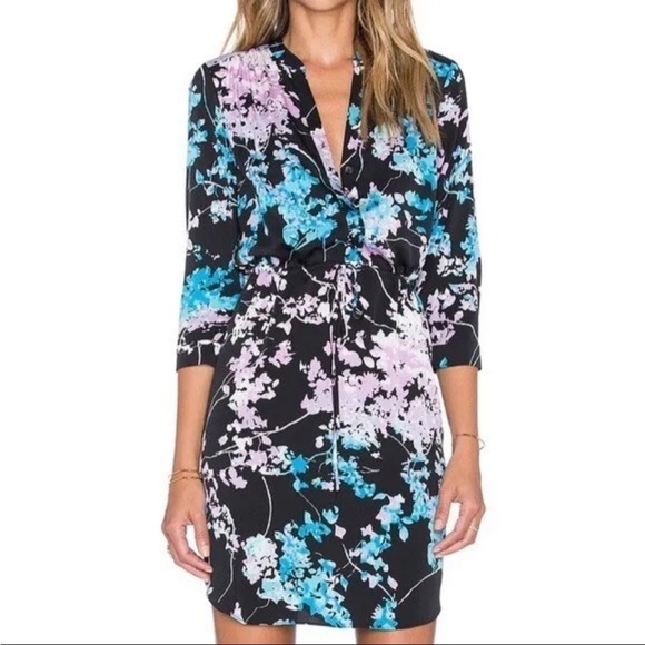 Diane von Furstenberg
Freya Floral Daze Shirtdress - Picture 4 of 14